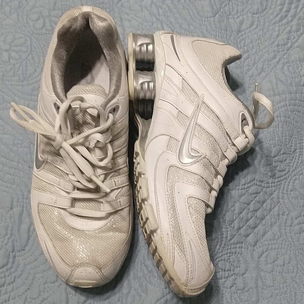 Like New Nike Shox-White Glitter, Women's Size 7.5
